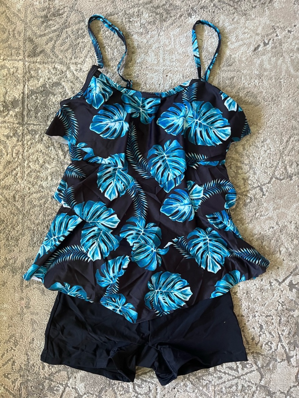 NWT Tankini Ruffle Swimsuit with shorts Size Small